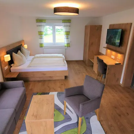 Gruener Baum Mit Restaurant & Wellness