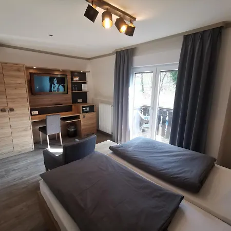 Hotel Gruener Baum Mit Restaurant & Wellness Oberzent
