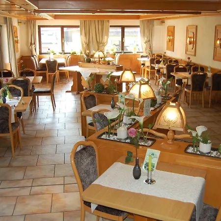 Gruener Baum Mit Restaurant & Wellness 3*