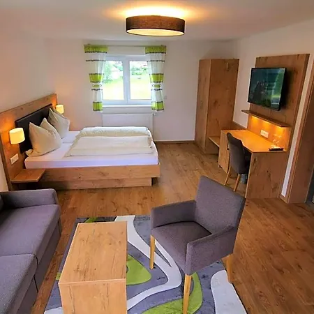 Gruener Baum Mit Restaurant & Wellness 3*