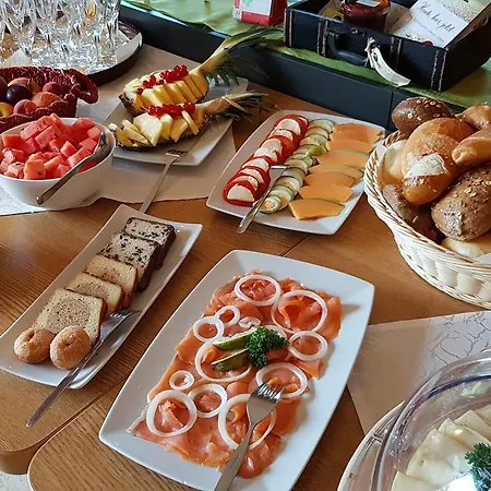 Gruener Baum Mit Restaurant & Wellness Oberzent