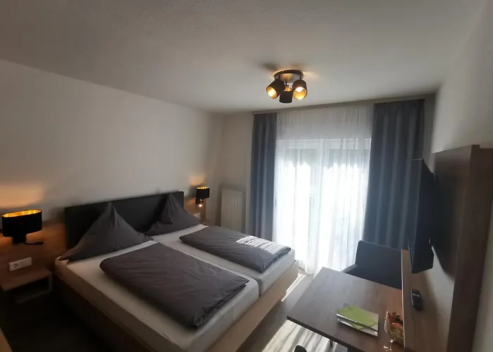 Gruener Baum Mit Restaurant & Wellness 3* Oberzent