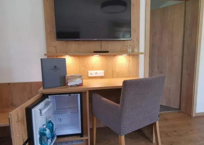 Hotel Gruener Baum Mit Restaurant & Wellness Oberzent