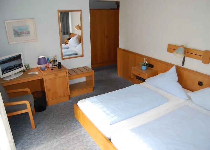 Hotel Gruener Baum Mit Restaurant & Wellness