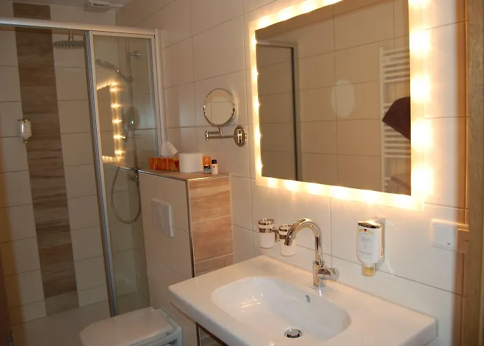 Hotel Gruener Baum Mit Restaurant & Wellness 3*