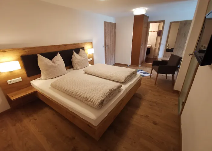 Hotel Gruener Baum Mit Restaurant & Wellness Oberzent