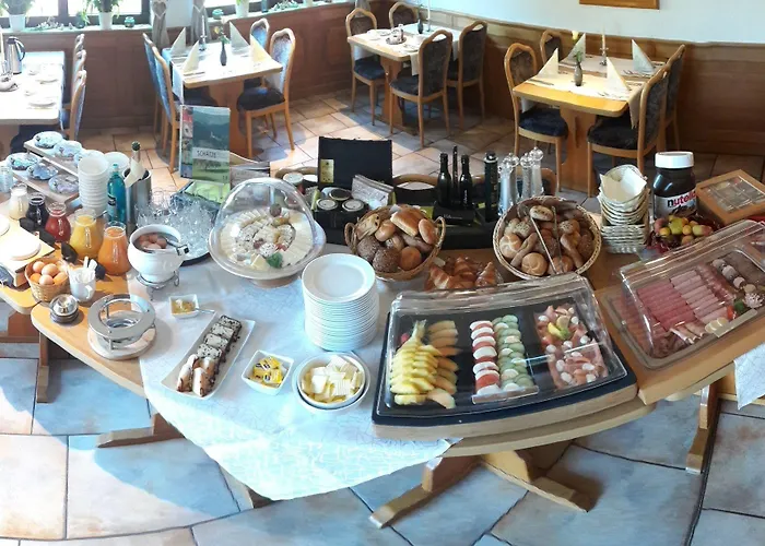 Hotel Gruener Baum Mit Restaurant & Wellness