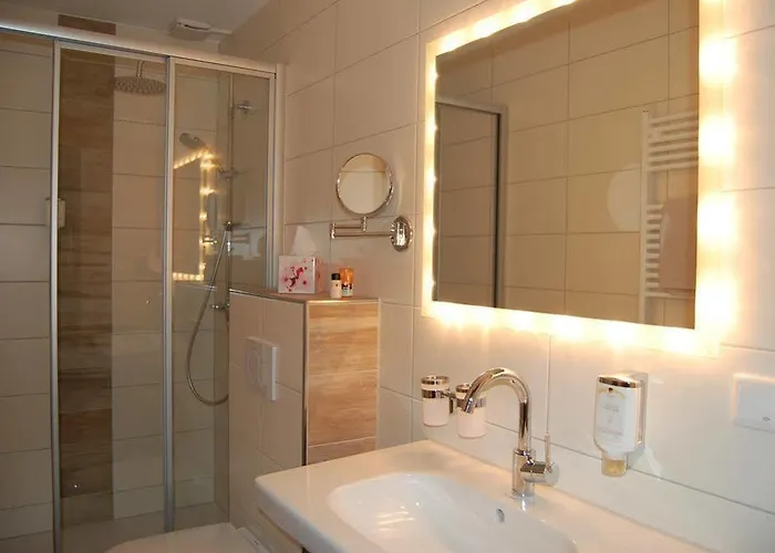 Hotel Gruener Baum Mit Restaurant & Wellness 3*