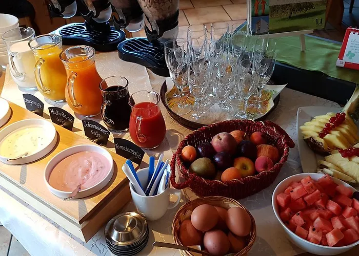 Hotel Gruener Baum Mit Restaurant & Wellness 3*